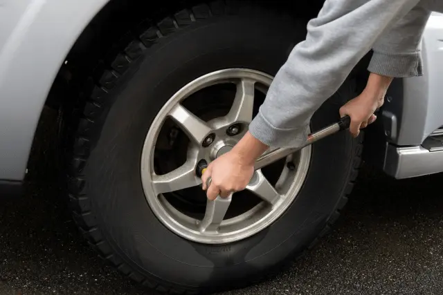 タフトのタイヤ交換・サイズ変更はどこで行う？