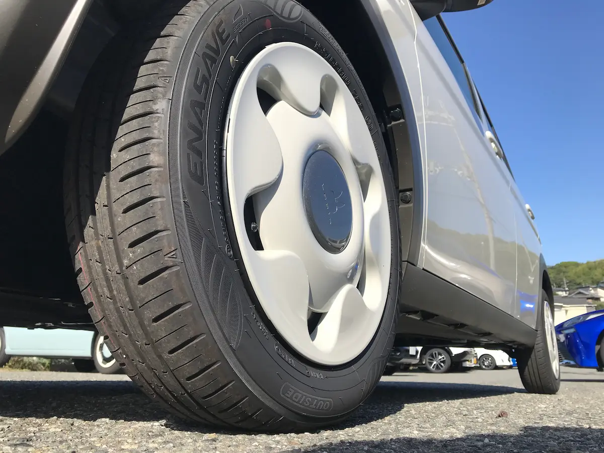 アルトラパン購入前に確認したいタイヤの状態