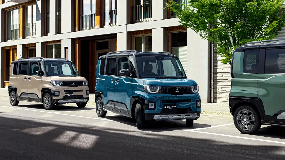 デリカミニで人気が高いボディカラーとは