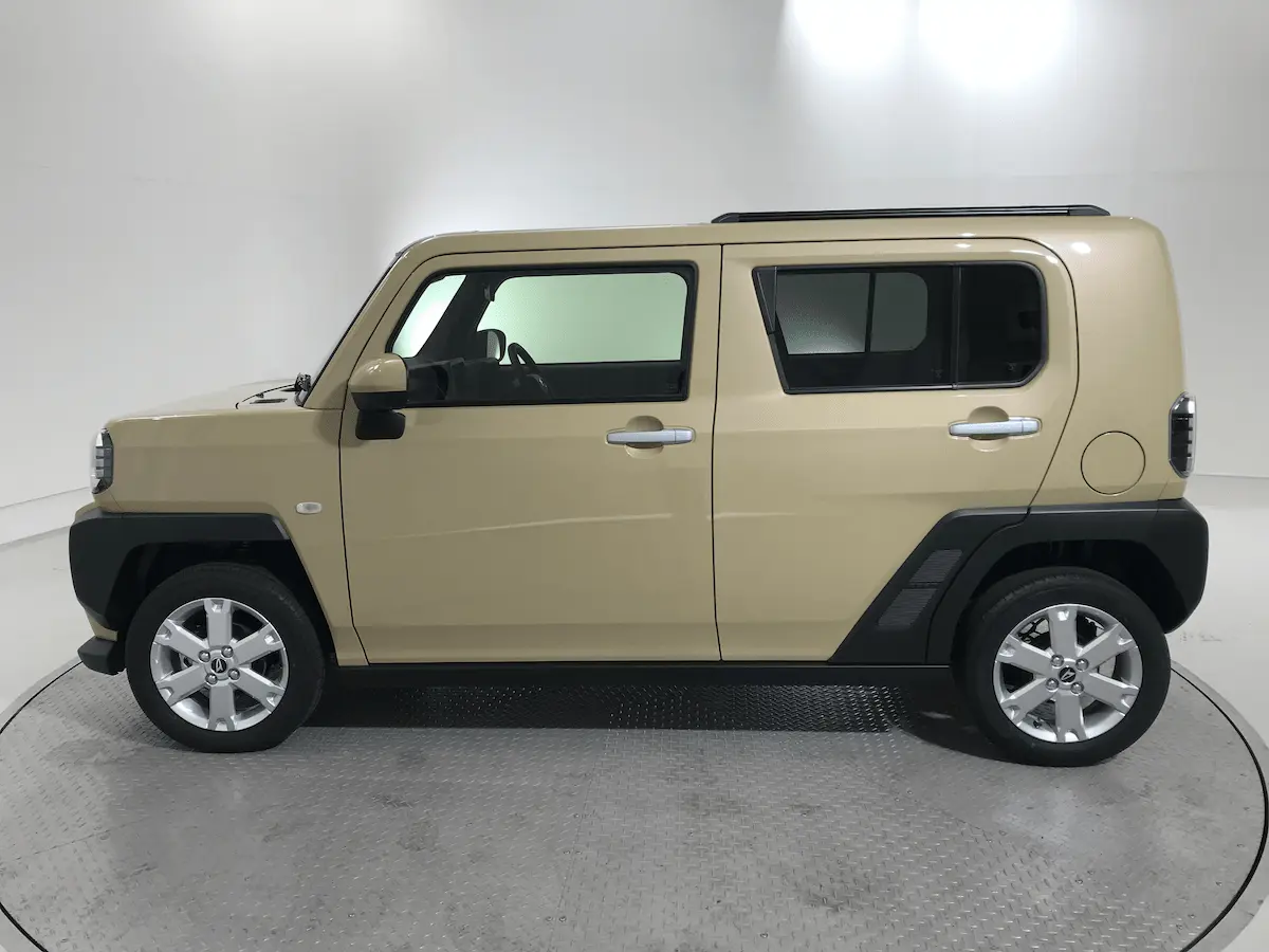 ダイハツ タフトのタイヤサイズ