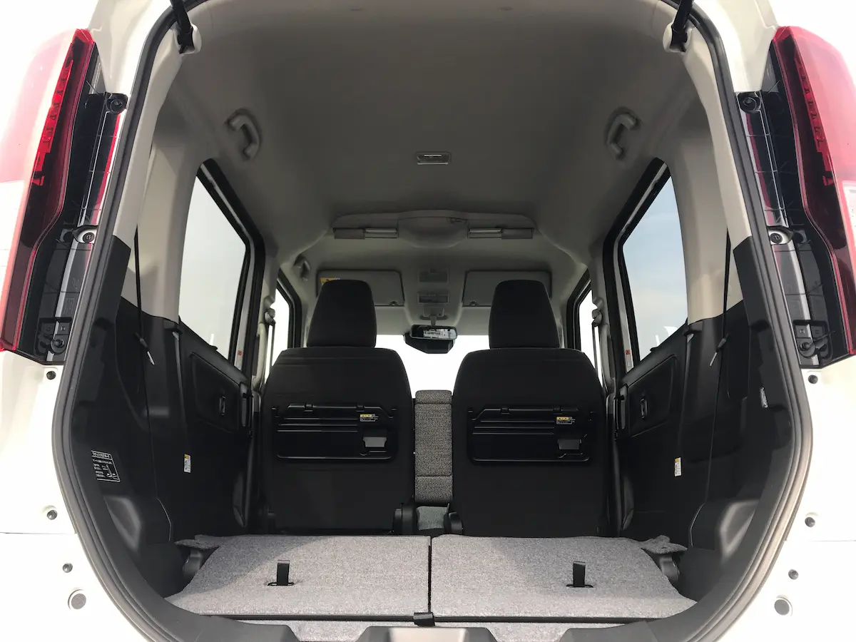 スペーシアとルークスの室内空間・収納力を比較