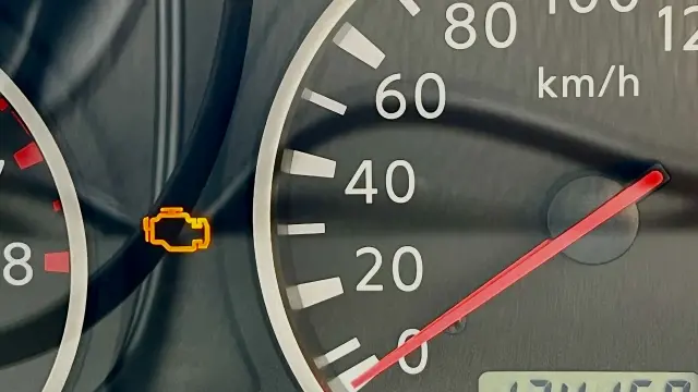 N-BOXのエンジンチェックランプが点滅する10の原因